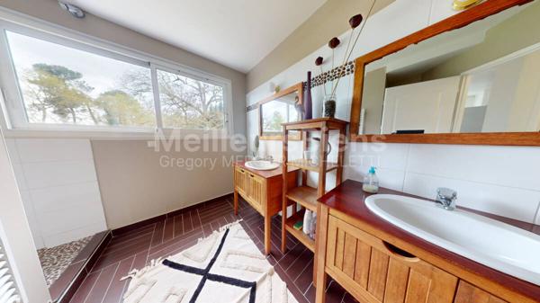 Villa architecte 300 m2 sur 4528 m2