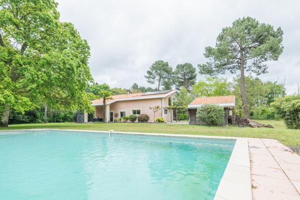 Villa architecte 300 m2 sur 4528 m2