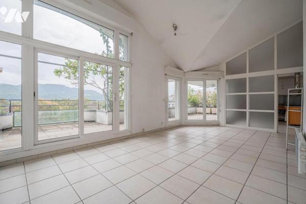 Vente Appartement à Meylan composé de 4p+c, dernier étage avec terrasse panoramique Belledonne