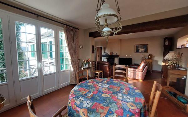 Maison à vendre    7 pièces • 120 m2 Les Baux-Sainte-Croix