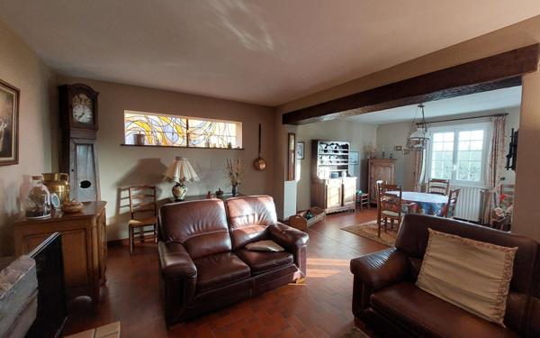 Maison à vendre    7 pièces • 120 m2 Les Baux-Sainte-Croix