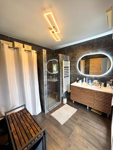 A VENDRE - 3 PIECES - NICE CORNICHE FLEURIE - TERRASSE D'ANGLE 22 m² - DERNIER ÉTAGE - PISCINE & PARC PRIVÉ - PARKING PRIVATIF EN SOUS-SOL