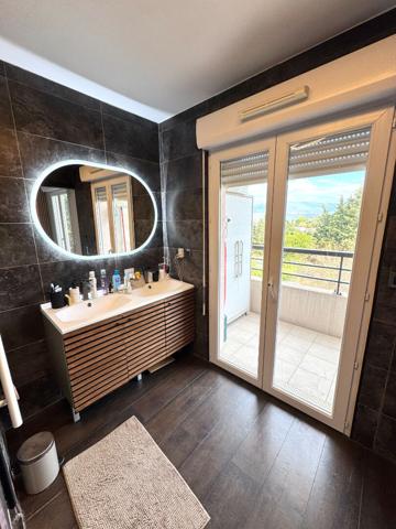 A VENDRE - 3 PIECES - NICE CORNICHE FLEURIE - TERRASSE D'ANGLE 22 m² - DERNIER ÉTAGE - PISCINE & PARC PRIVÉ - PARKING PRIVATIF EN SOUS-SOL