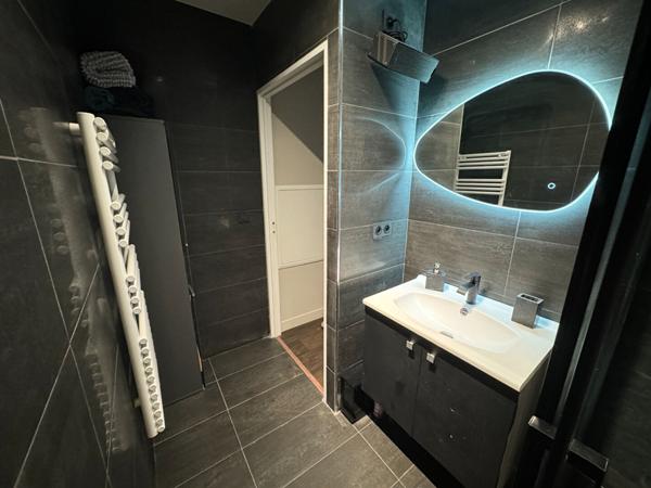 A VENDRE - 3 PIECES - NICE CORNICHE FLEURIE - TERRASSE D'ANGLE 22 m² - DERNIER ÉTAGE - PISCINE & PARC PRIVÉ - PARKING PRIVATIF EN SOUS-SOL