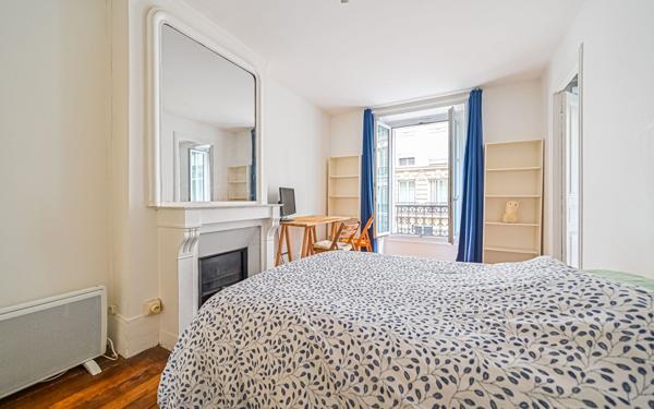 Appartement à vendre    2 pièces • 46,08 m2 Paris 10