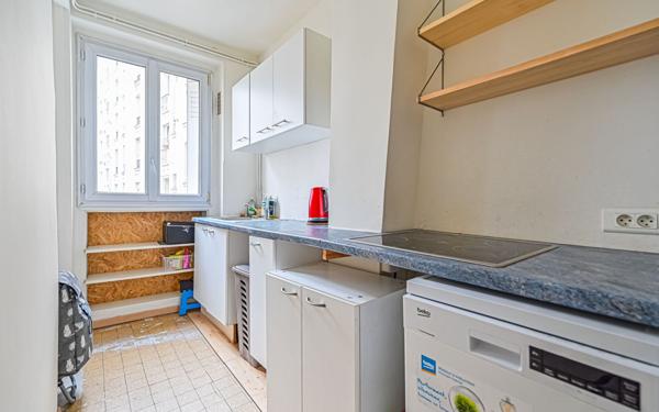 Appartement à vendre    2 pièces • 46,08 m2 Paris 10
