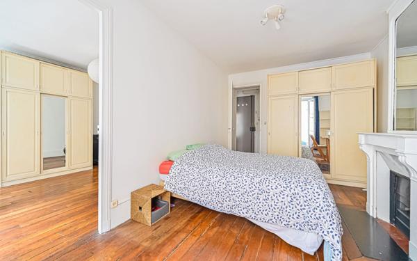 Appartement à vendre    2 pièces • 46,08 m2 Paris 10