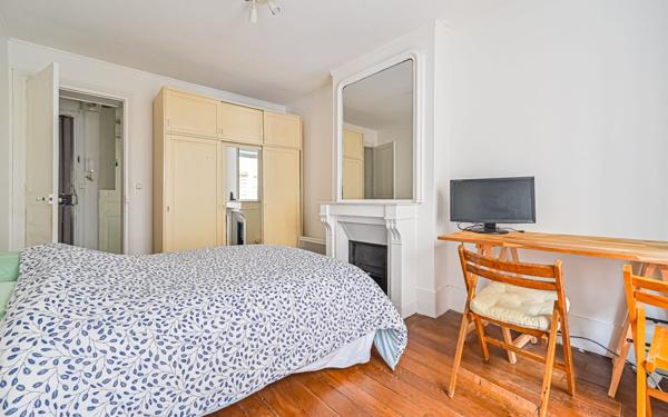 Appartement à vendre    2 pièces • 46,08 m2 Paris 10