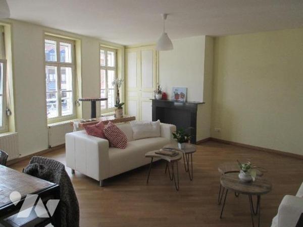 Emplacement de 1er ordre pour cet Immeuble de rapport d'environ 320 m², comprenant : au rez-de-...