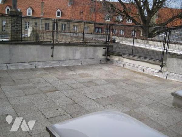 Emplacement de 1er ordre pour cet Immeuble de rapport d'environ 320 m², comprenant : au rez-de-...