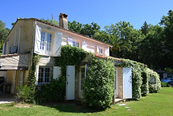 Maison Chateauneuf Grasse 5 pièce(s) 150 m2 + mazet 50 m²