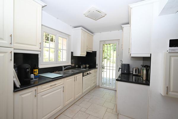 Maison Chateauneuf Grasse 5 pièce(s) 150 m2 + mazet 50 m²