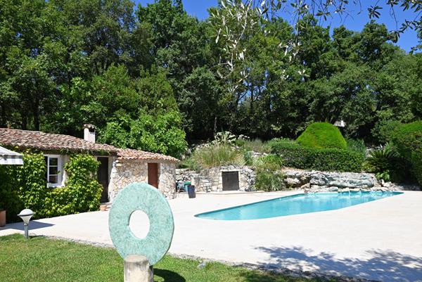 Maison Chateauneuf Grasse 5 pièce(s) 150 m2 + mazet 50 m²