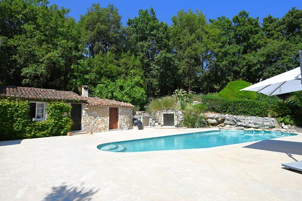 Maison Chateauneuf Grasse 5 pièce(s) 150 m2 + mazet 50 m²