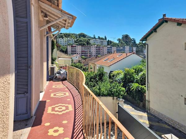 Vente                                                      Maison
                        
                     7 pièces                      117 m2                     à Le Cannet