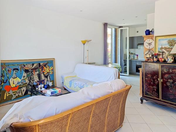 Vente                                                      Maison
                        
                     7 pièces                      117 m2                     à Le Cannet