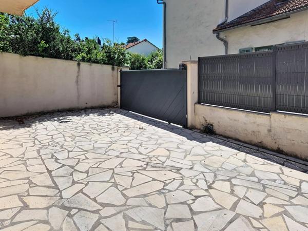 Vente                                                      Maison
                        
                     7 pièces                      117 m2                     à Le Cannet