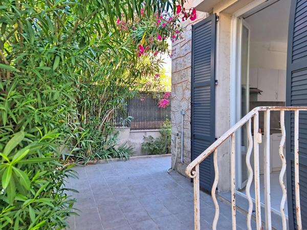 Vente                                                      Maison
                        
                     7 pièces                      117 m2                     à Le Cannet
