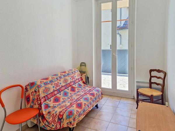 Vente                                                      Maison
                        
                     7 pièces                      117 m2                     à Le Cannet