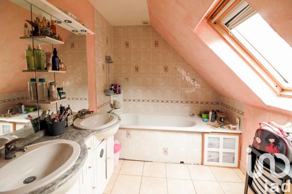 Maison à vendre 7 pièces 166 m² Neauphle-le-Château