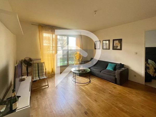 Vente                                                      Appartement
                        
                     2 pièces                      42 m2                     à Carrières-sous-Poissy
