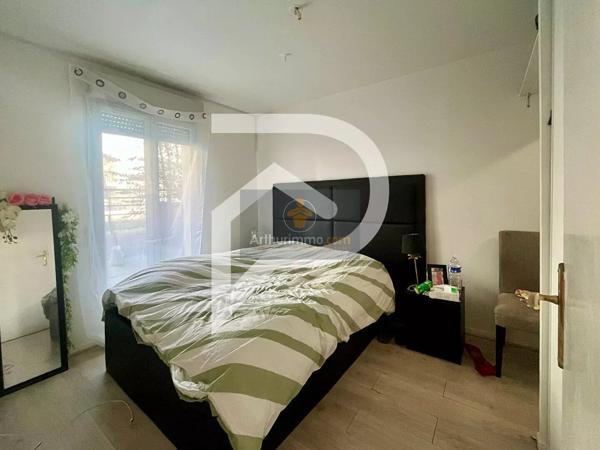 Vente                                                      Appartement
                        
                     2 pièces                      42 m2                     à Carrières-sous-Poissy