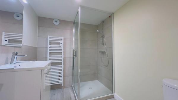 GOURIN (56) – Maison à vendre : 5 pièces, 122 m² habitables, garage, atelier, terrain de 815 m².