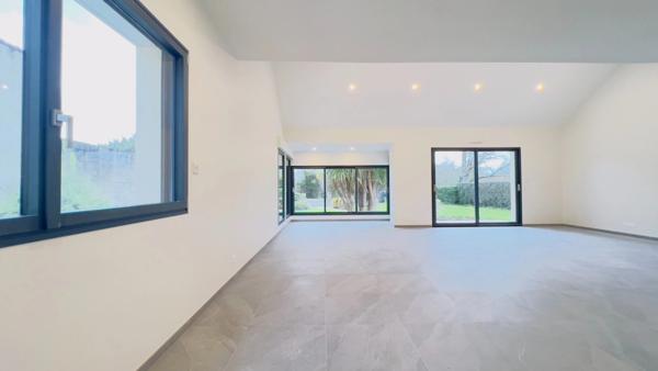 GOURIN (56) – Maison à vendre : 5 pièces, 122 m² habitables, garage, atelier, terrain de 815 m².