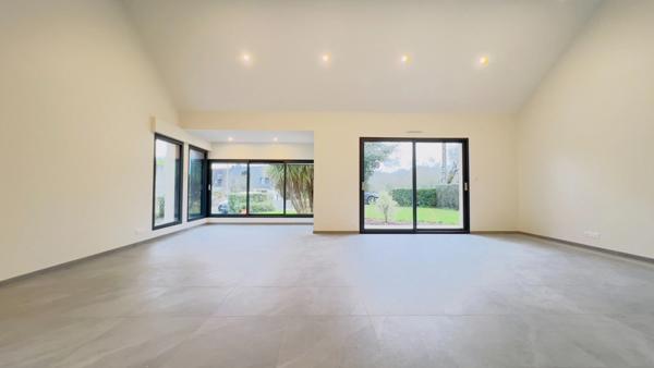 GOURIN (56) – Maison à vendre : 5 pièces, 122 m² habitables, garage, atelier, terrain de 815 m².