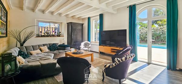 EYSINES CENTRE - Maison en pierre de plain-pied 180 m²  avec piscine et jardin - Proche TRAM et Rocade