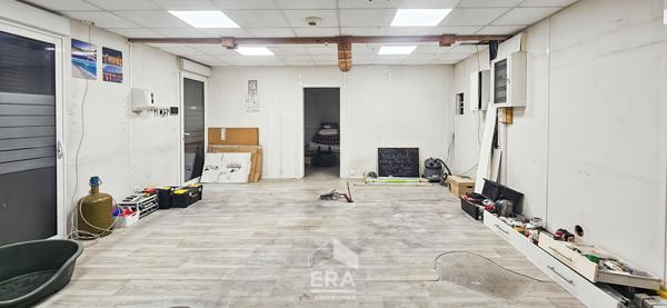 EYSINES CENTRE - Maison en pierre de plain-pied 180 m²  avec piscine et jardin - Proche TRAM et Rocade