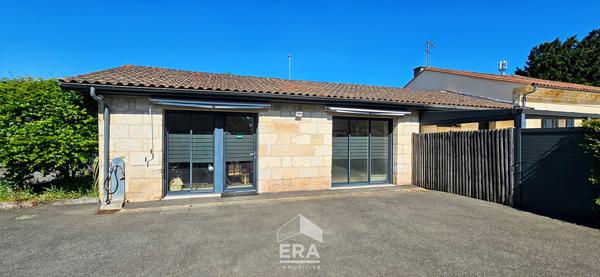 EYSINES CENTRE - Maison en pierre de plain-pied 180 m²  avec piscine et jardin - Proche TRAM et Rocade