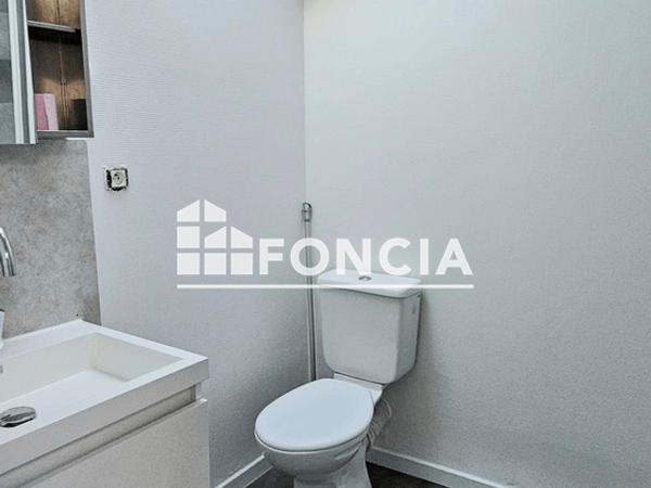 Location Studio 19.76 m² - 22 RUE COLBERT DU TERRON - 2ème Etage Porte n°4 - RUE Rochefort 17300