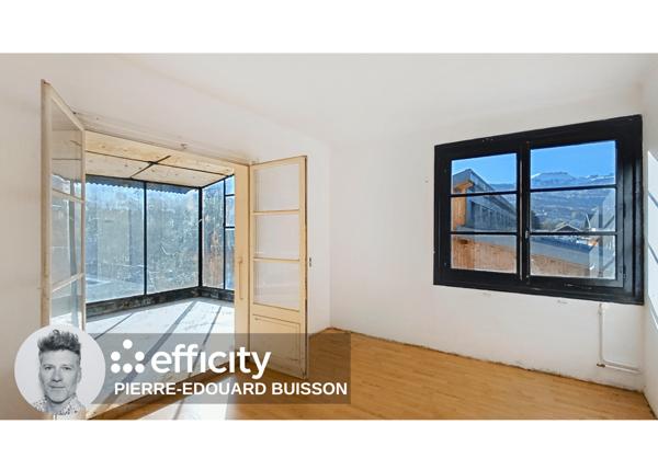 Immeuble 12 pièces - 671 m²