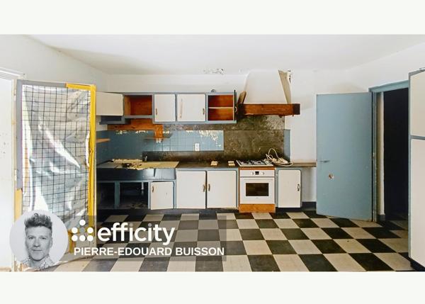 Immeuble 12 pièces - 671 m²