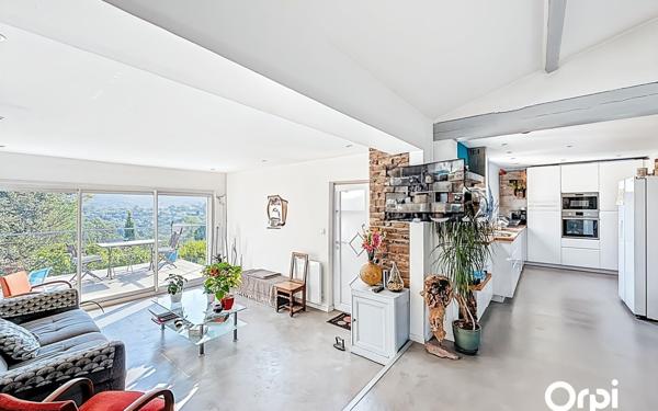 Maison à vendre    3 pièces • 126 m2 Fréjus