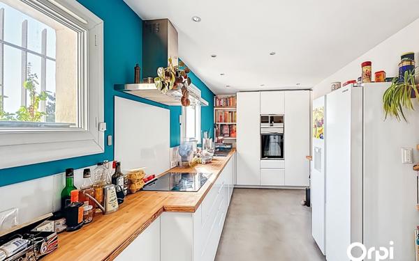 Maison à vendre    3 pièces • 126 m2 Fréjus