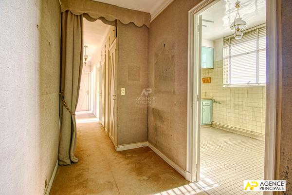 Versailles Clagny Appartement 186.93 m² carrez situé au 4ème et dernier étage avec ascenseur, balcons filants, cave et parking en sous-sol 795 000 € **  - Référence  28259