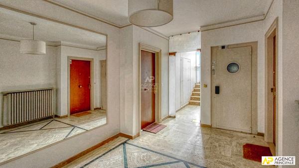 Versailles Clagny Appartement 186.93 m² carrez situé au 4ème et dernier étage avec ascenseur, balcons filants, cave et parking en sous-sol 795 000 € **  - Référence  28259