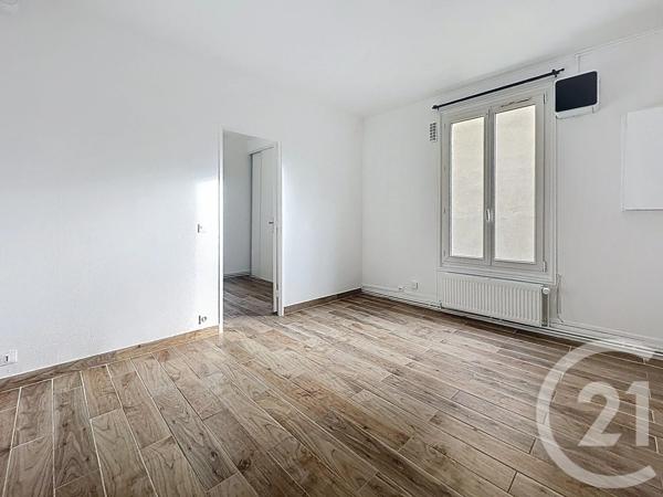 Appartement F2 à vendre  2 pièces - 28 m 2   MONTGERON  - 91
