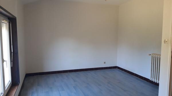 MAISON SUR SOUS-SOL - CHATELLERAULT