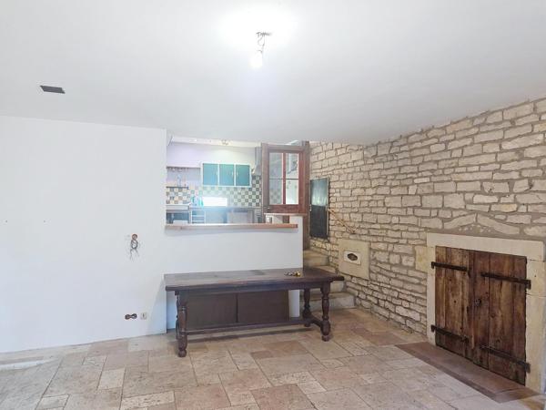 Dijon - Maison familiale avec jardin et garage.