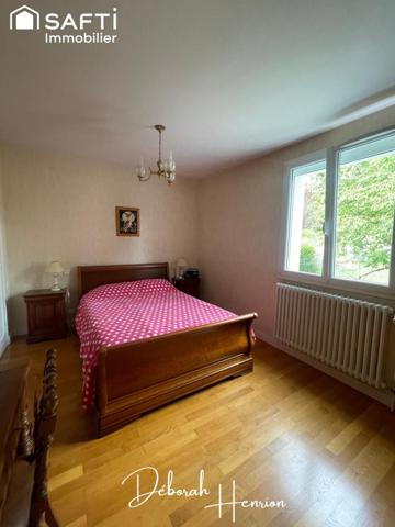 Maison familiale avec garages et jardin – La Tour-du-Pin