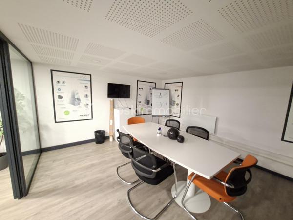 Local d'activités de 78,84 m²