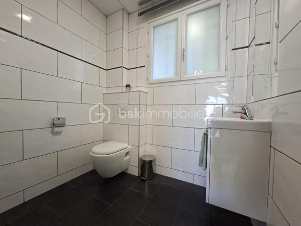 Local d'activités de 78,84 m²