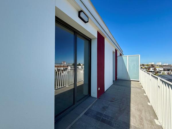 Appartement Bordeaux 2 pièce(s) 39 m2 - Terrasse avec vue et parking , Bordeaux