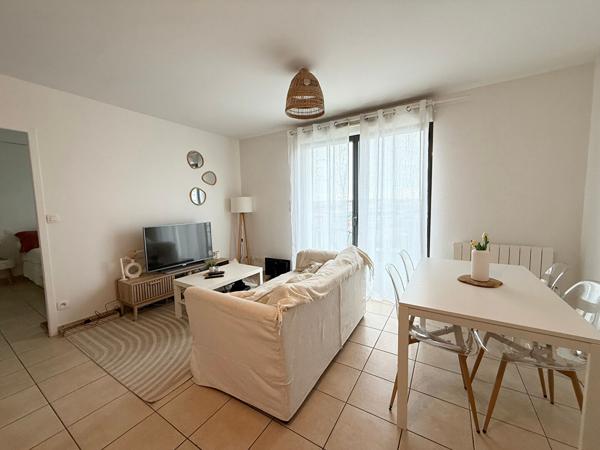 Appartement Bordeaux 2 pièce(s) 39 m2 - Terrasse avec vue et parking , Bordeaux