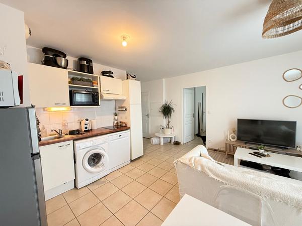 Appartement Bordeaux 2 pièce(s) 39 m2 - Terrasse avec vue et parking , Bordeaux