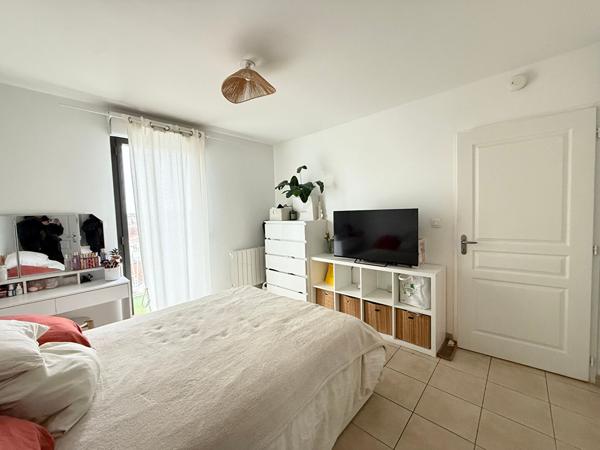 Appartement Bordeaux 2 pièce(s) 39 m2 - Terrasse avec vue et parking , Bordeaux