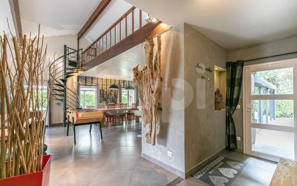 Maison à vendre    7 pièces •  Marolles-en-Brie